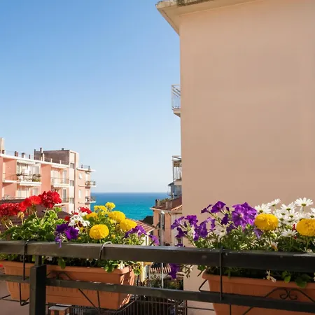 Il Golfo Di Diana Apartament *